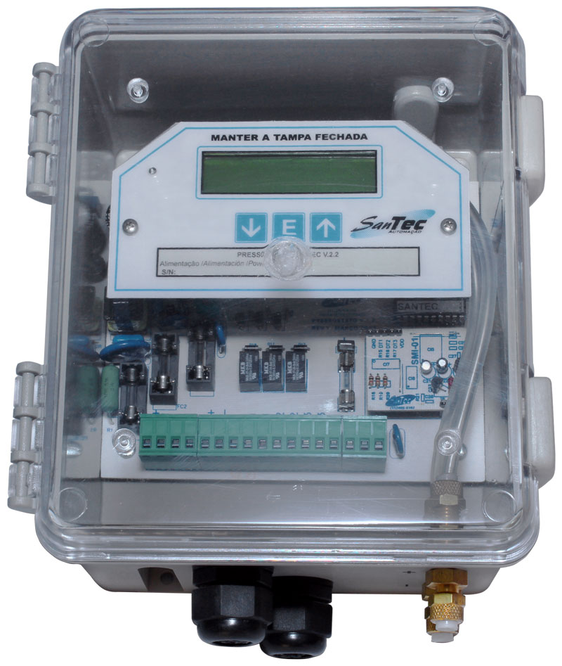 Pressostato diferencial Santec V.2.2MZ em caixa transparente, com visor LCD e conectores para automação industrial.